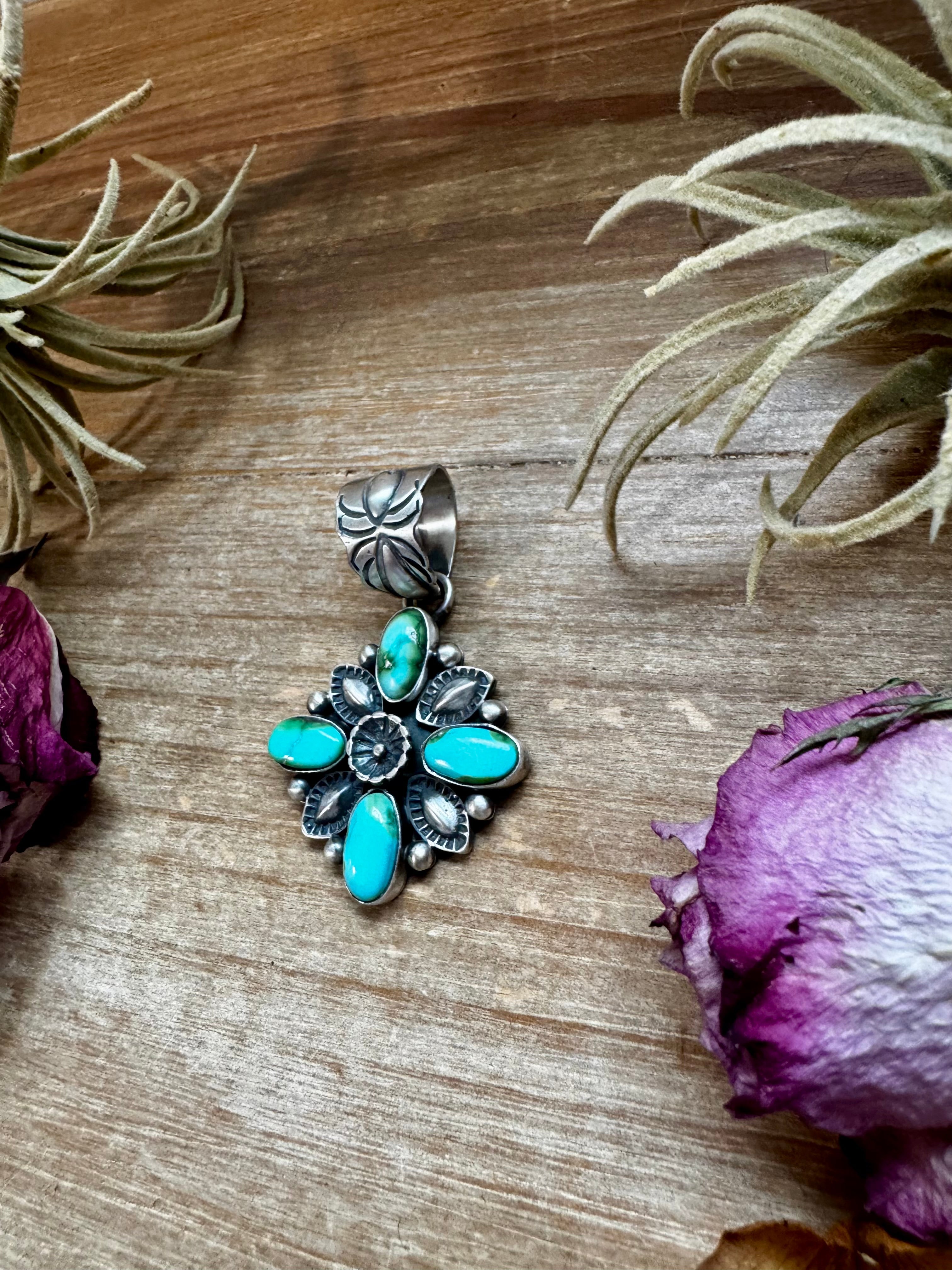 Flower Pendant with Sunderland Gold – Sterling Silver – Native Made by Charles Johnson