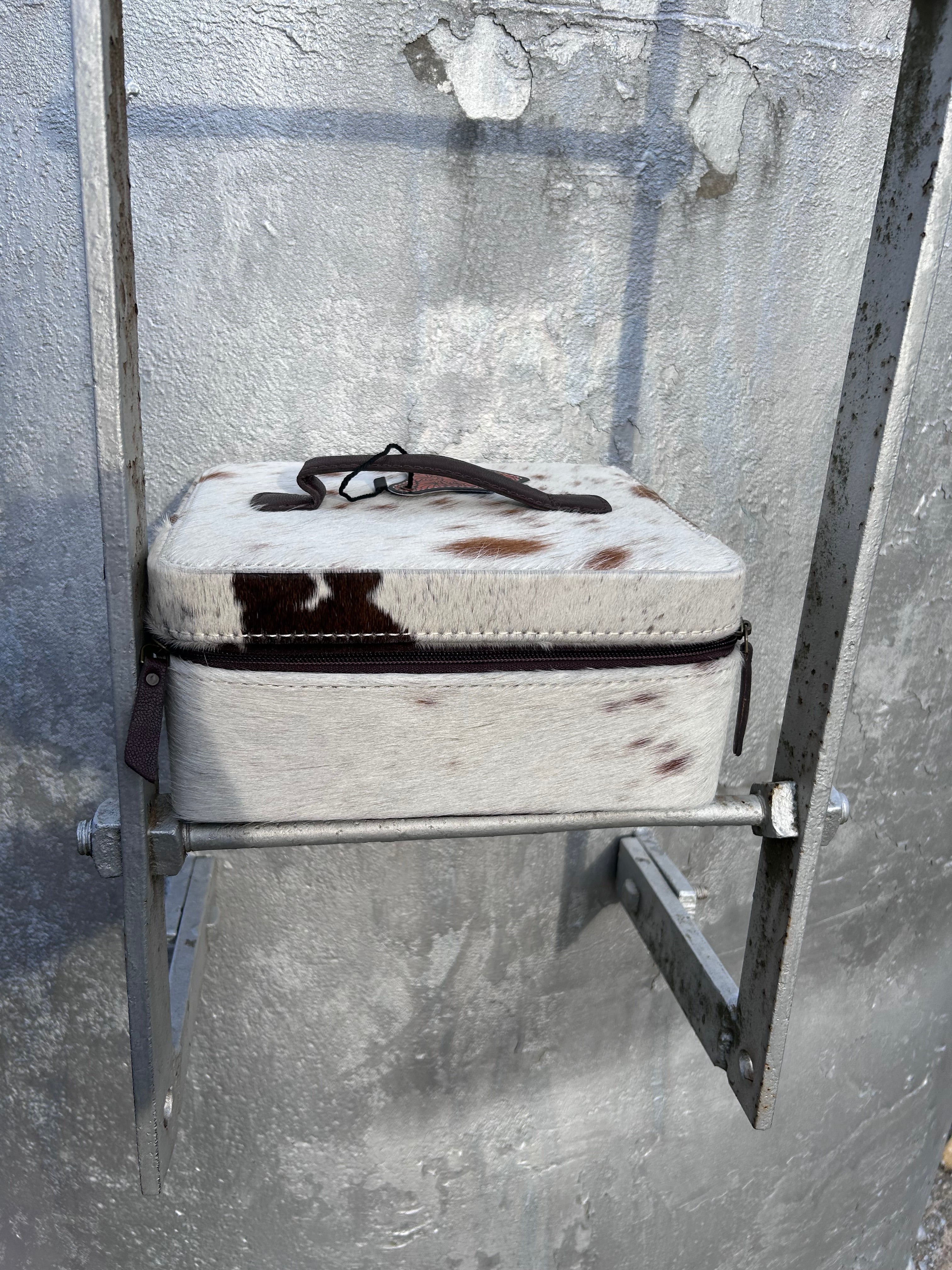 The Frontier Jewelry Case