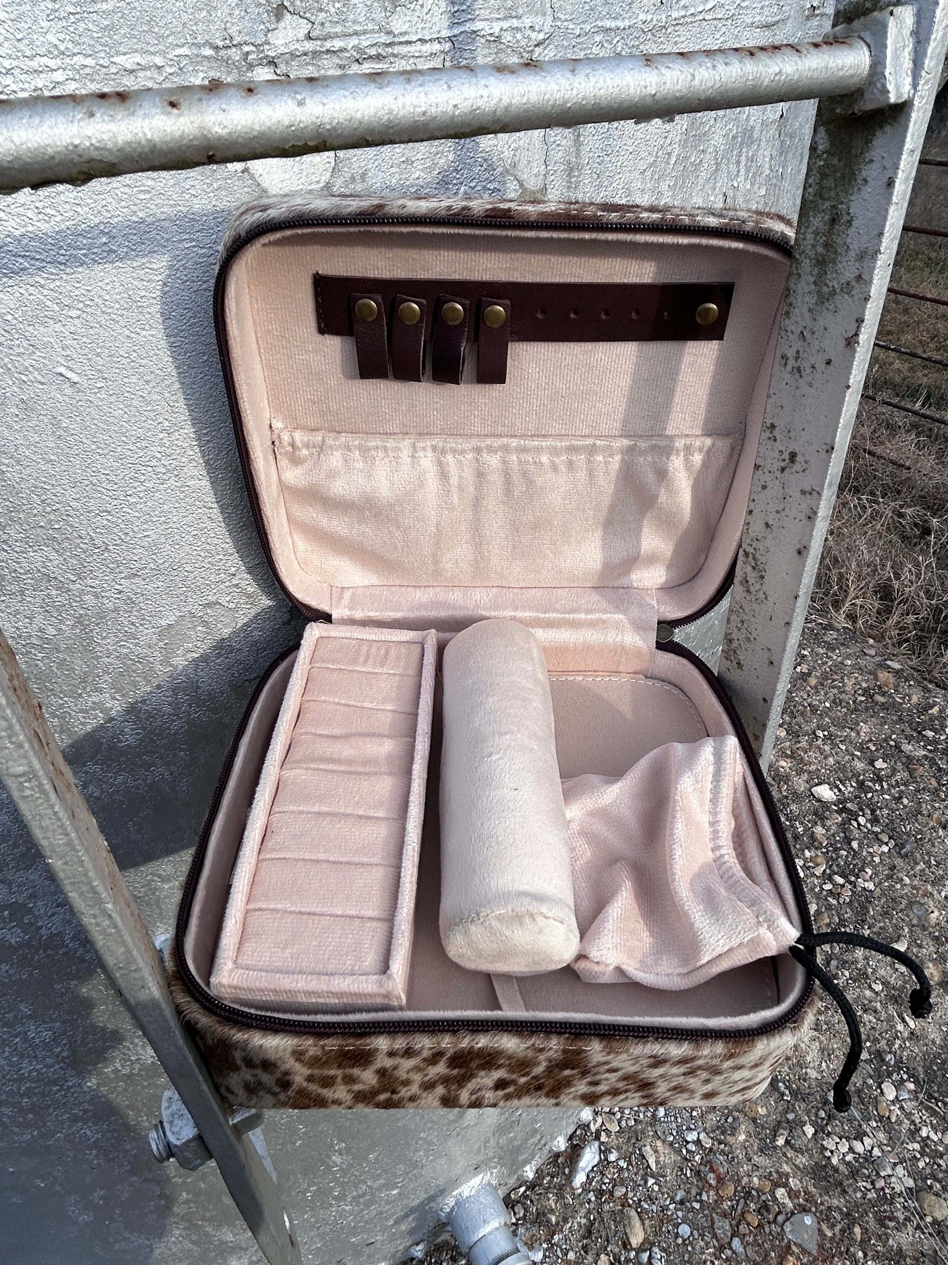 The Frontier Jewelry Case